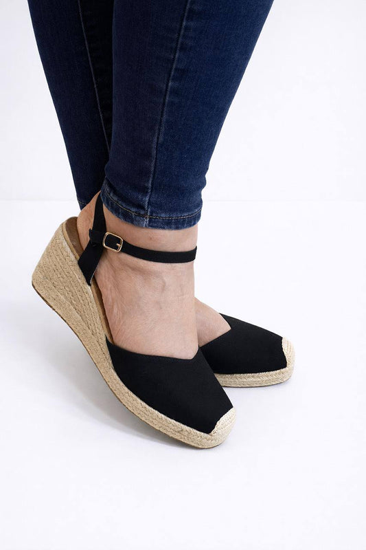 Alpargata de cuña tipo espadrille