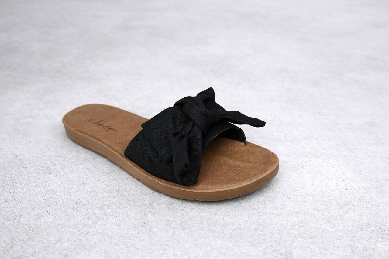 Sandalia plana tipo slide