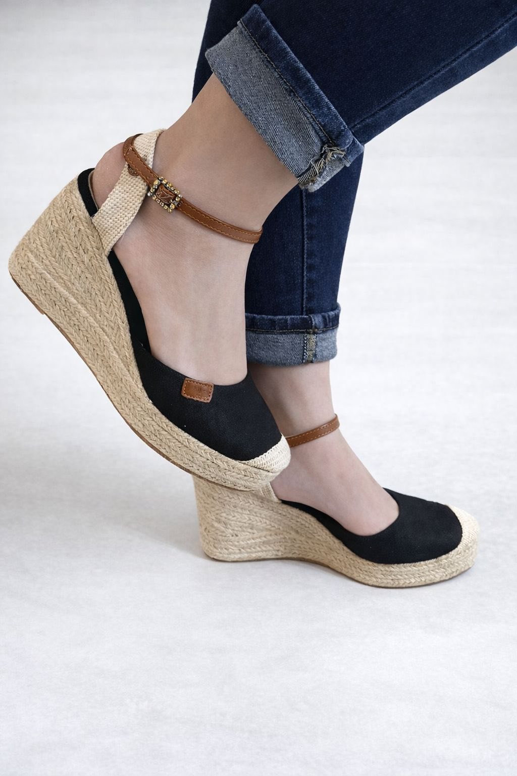 Alpargata de cuña con pulsera